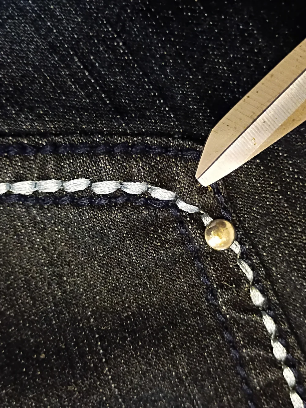 Jeans Colony Women's Dark Wash Cropped Jeans with Studs On Pockets Sz 18